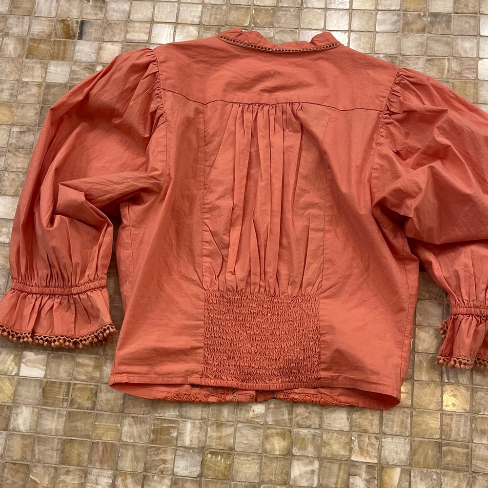 Free People prairie style Button-Front blouse with embroidered detail. Size S/P - Picture 6 of 11